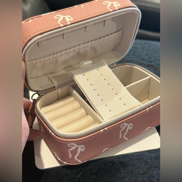 Tender Love + Carry Accessories - Travel Pink Jewelry Organizer with Bow Design 🎀🎀🎀 NWT